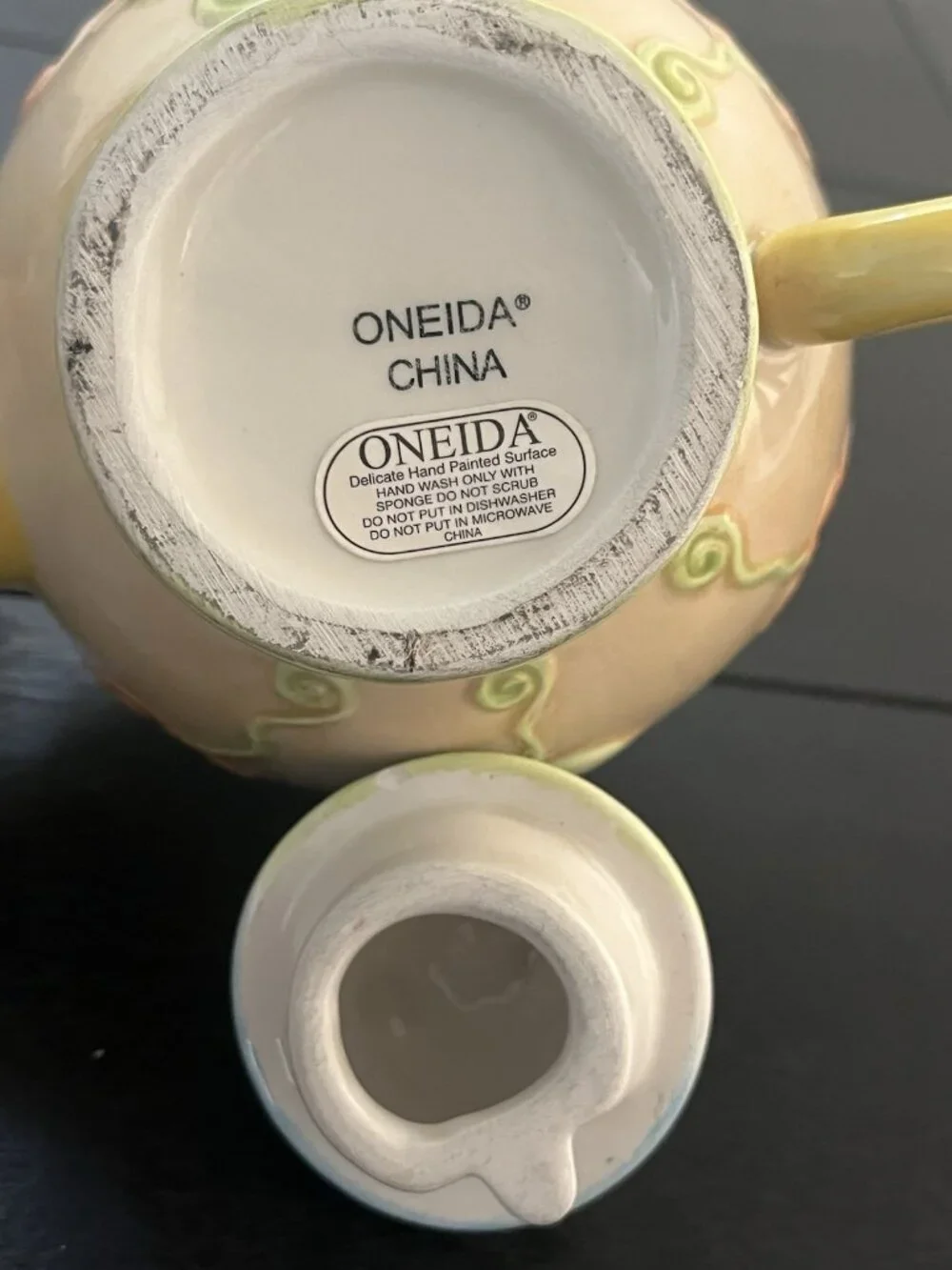 Oneida Country Bouquet Ceramic Teapot Multicolor Floral Raised Design Pastel 6in